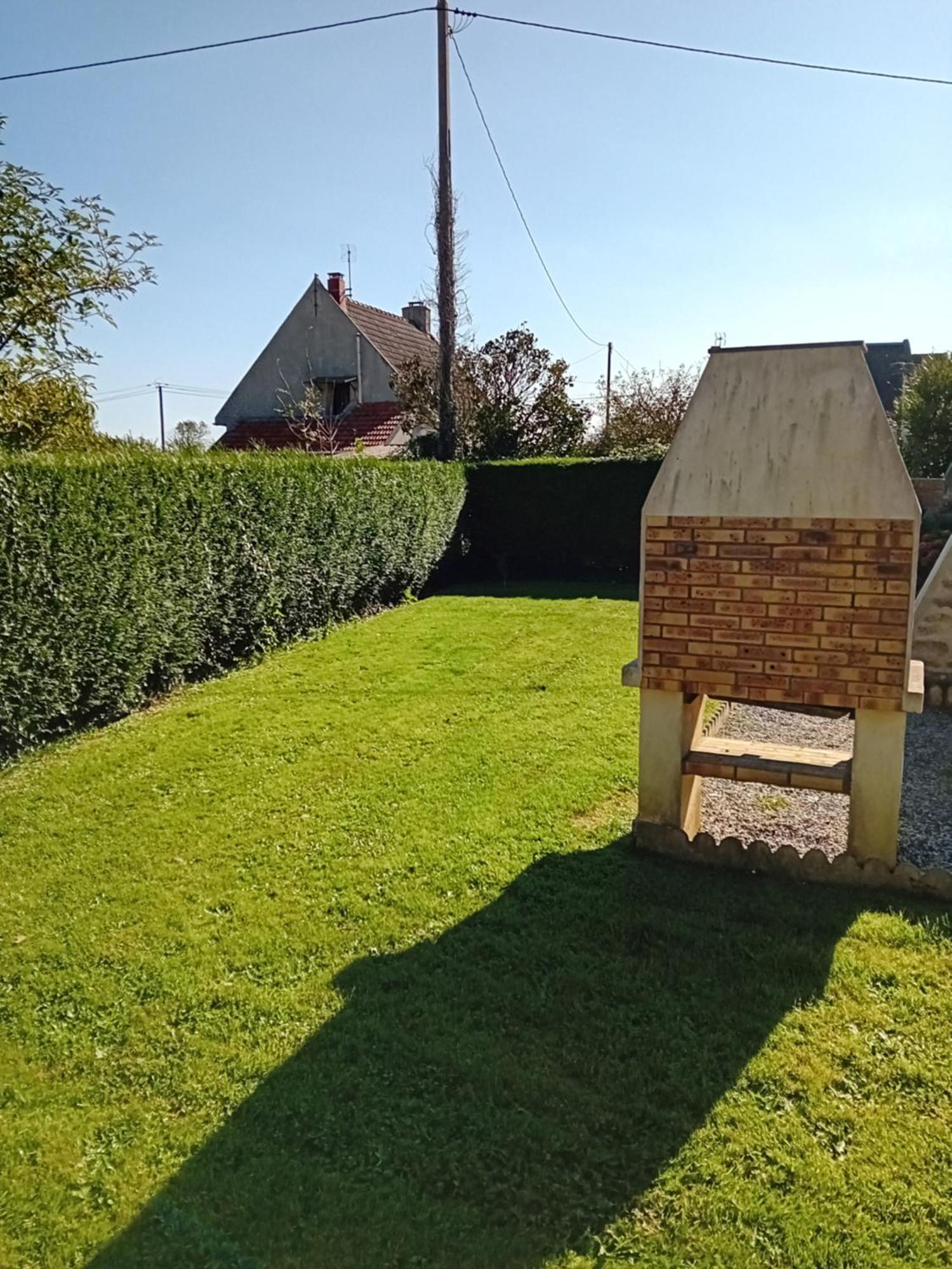 Maison Séjour: Spacious Garden Retreat Near Omaha Holiday home Saint-Pierre-du-Mont (Calvados)